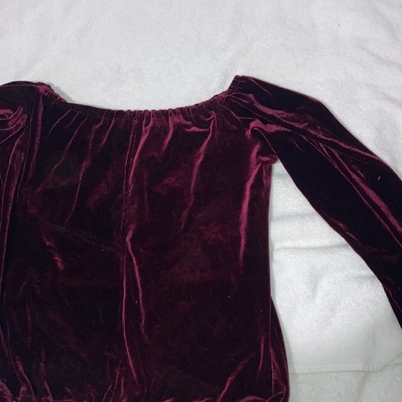 Off shoulder red velvet full sleeve top - Picture 3 of 3